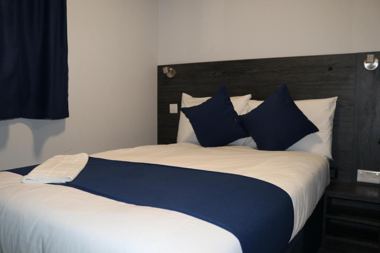 Blue Sapphire Hotel Ilford Bagian luar foto