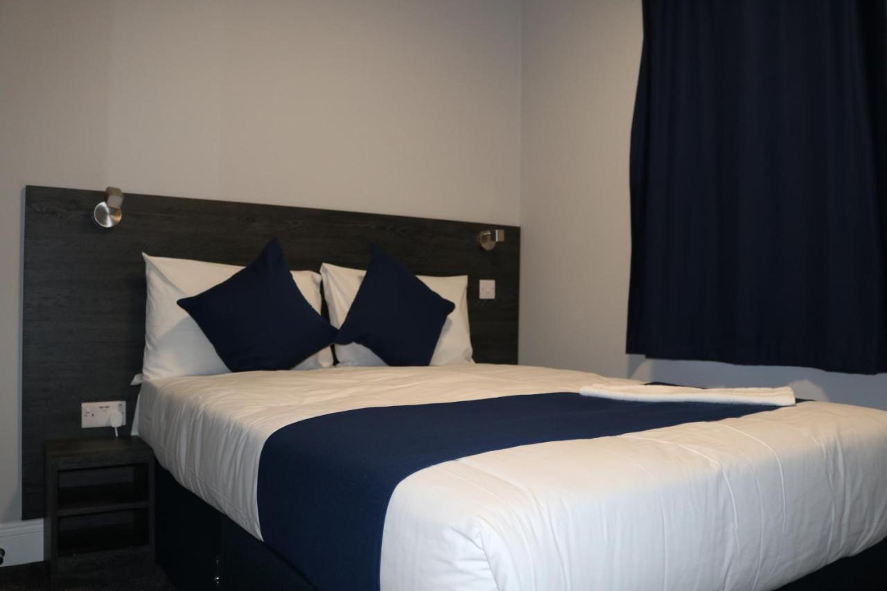 Blue Sapphire Hotel Ilford Bagian luar foto