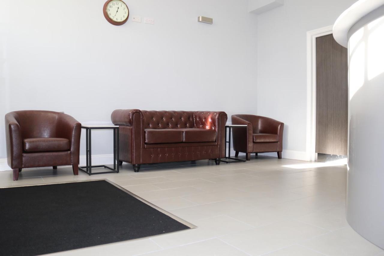 Blue Sapphire Hotel Ilford Bagian luar foto