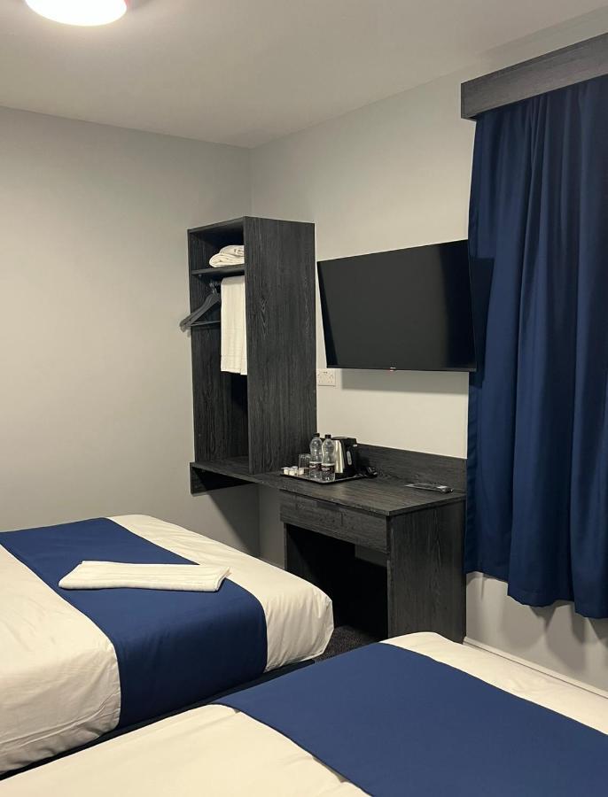 Blue Sapphire Hotel Ilford Bagian luar foto
