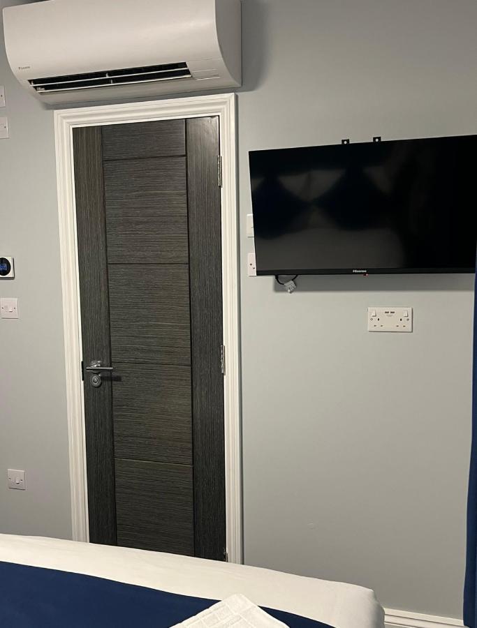 Blue Sapphire Hotel Ilford Bagian luar foto